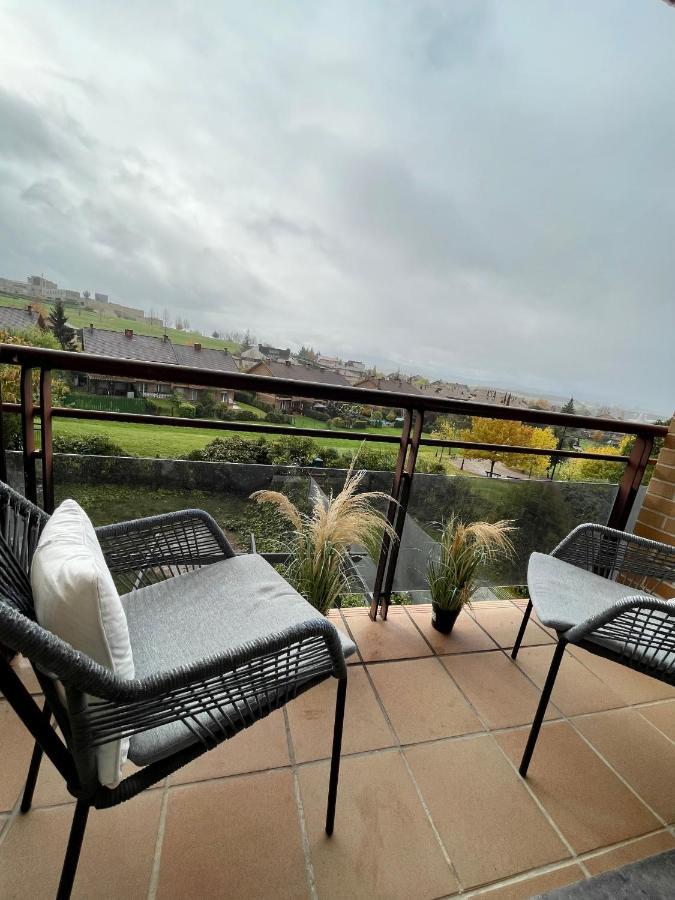 Estilosa Casa Golf Suites Gorraiz Dış mekan fotoğraf